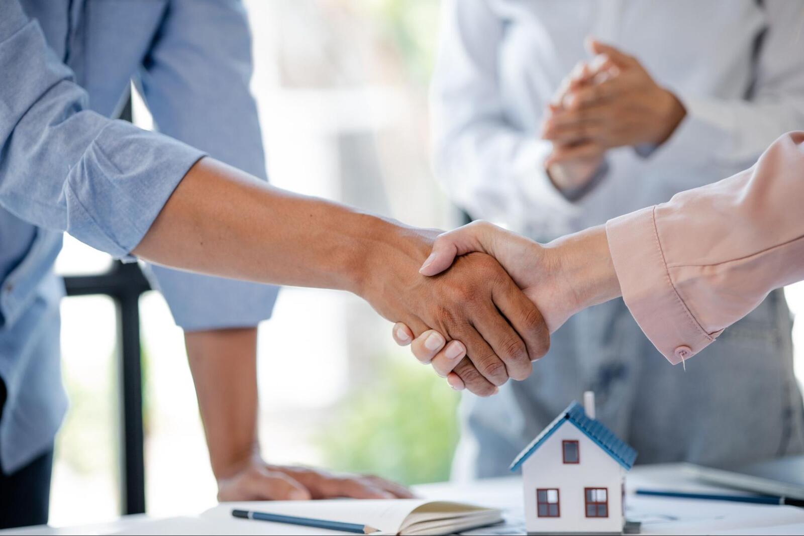 O que considerar ao visitar um stand de vendas de empreendimento?